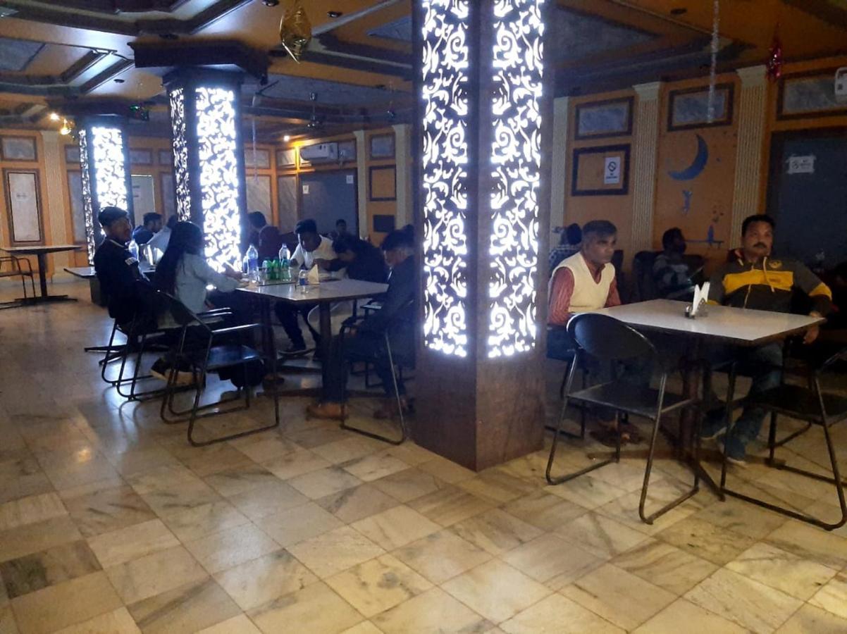 Hotel Samrat Baharampur Exteriör bild