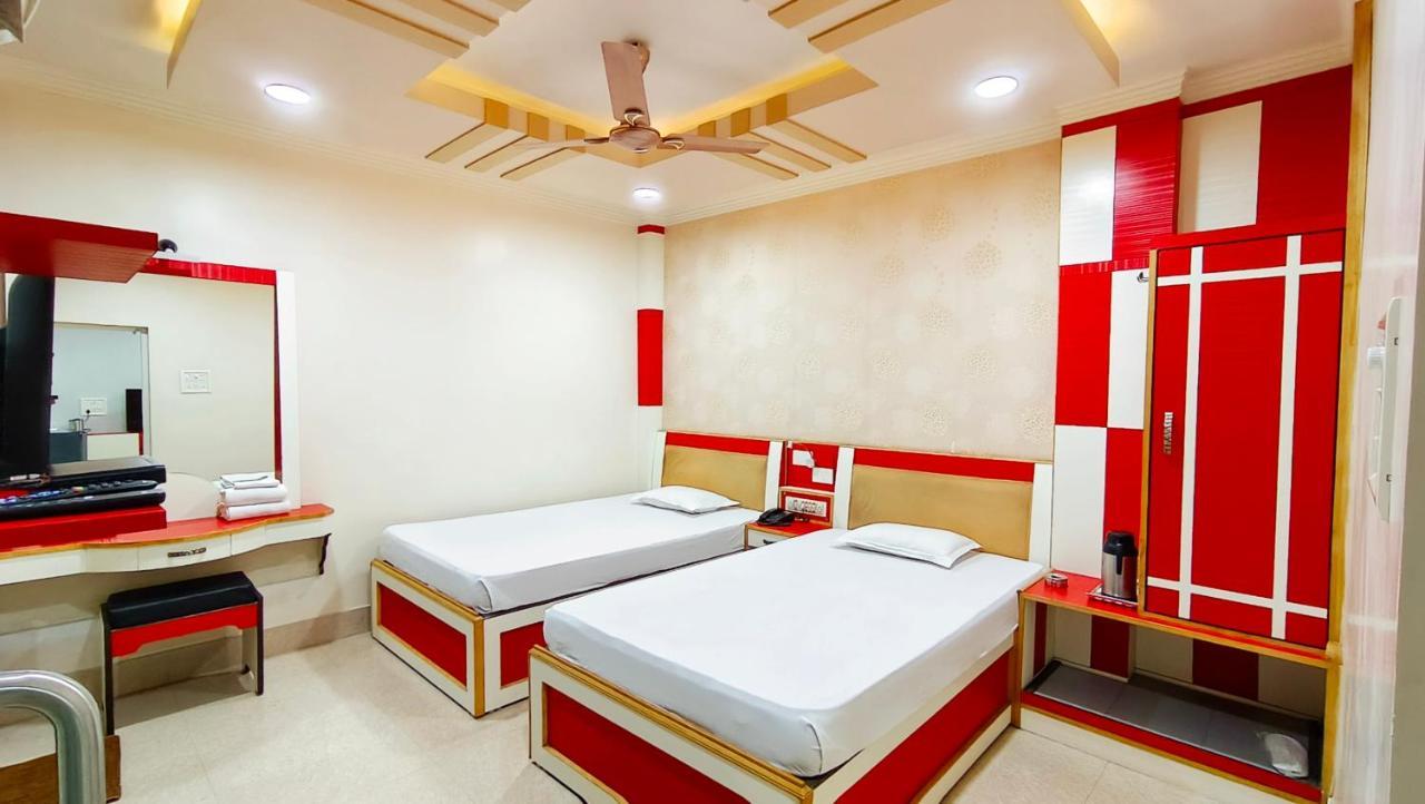 Hotel Samrat Baharampur Exteriör bild